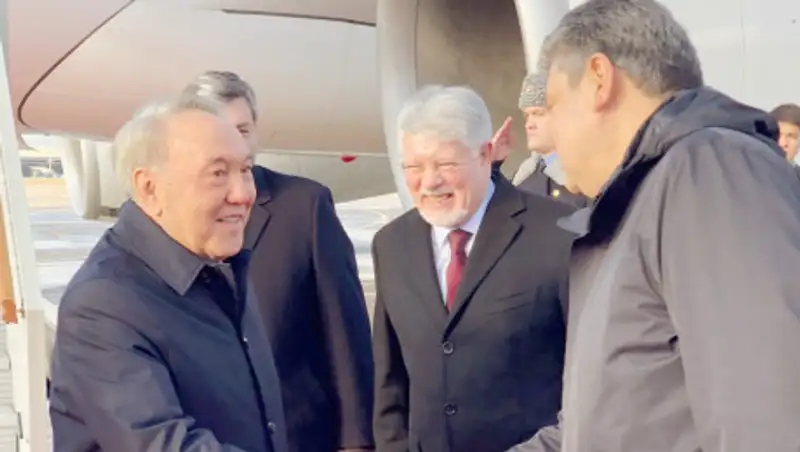 Назарбаев прибыл в Москву