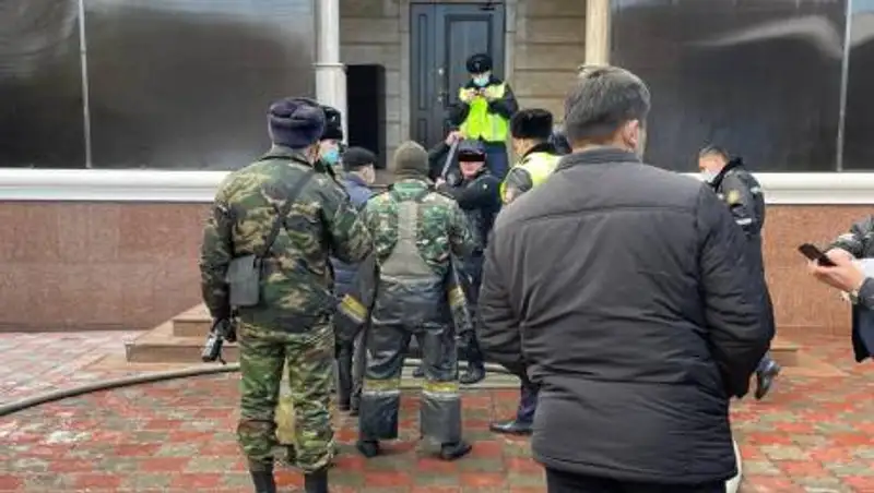 Сжечь себя и машину хотел алматинец