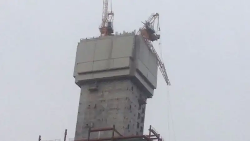 Очередной инцидент произошел на «Абу Даби плаза» в Астане