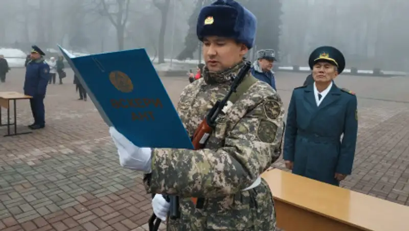 Курсанты Военно-технической школы Алматы присягнули на верность Родине