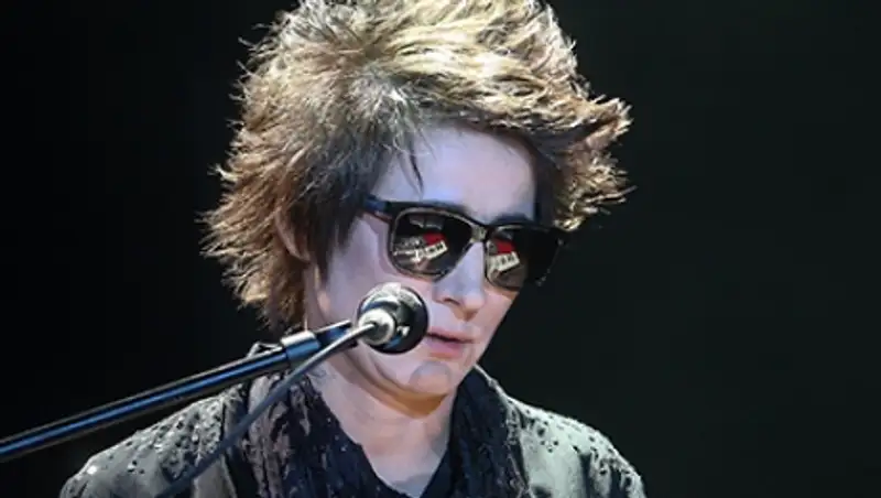 На Украине призвали перевести Земфиру из белого списка в черный