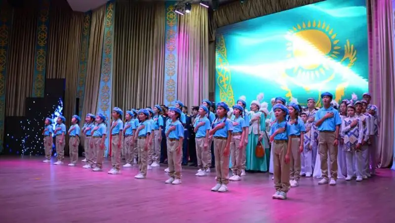 В Астане прошел республиканский фестиваль военно-патриотической песни "Жас сарбаз"