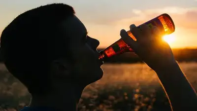 В России разрабатывают способы борьбы с подростковым алкоголизмом, фото - Новости Zakon.kz от 19.02.2023 06:45