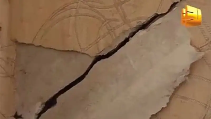 Жильцы аварийного дома в Караганды не могут добиться переселения