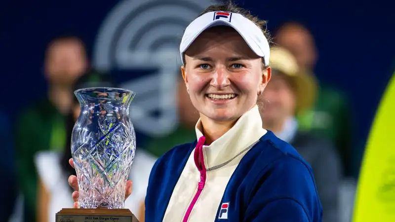 Барбора Крейчикова сделала чемпионский дубль на турнире WTA-500