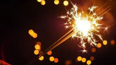 Новогодние советы: как выбрать безопасные бенгальские огни, фото - Новости Zakon.kz от 20.12.2022 08:13