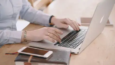 расширение системы подачи информации о приехавших иностранцах, фото - Новости Zakon.kz от 08.04.2022 14:08