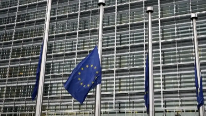 Еврокомиссию озаботило решение Киева прекратить соцвыплаты на Донбассе