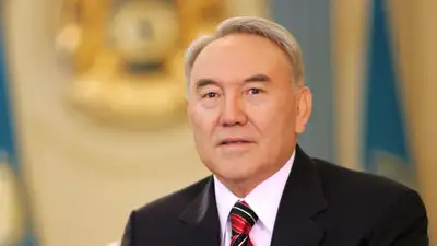 Нурсултана Назарбаева лишили статуса главы высшего совета названных его именем школ, вуза и фонда