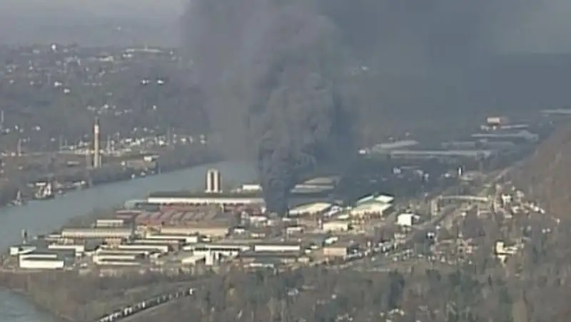 В Пенсильвании на химическом заводе вспыхнул пожар, есть пострадавшие