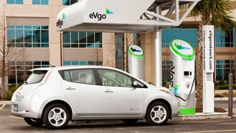 Для BMW i3 и Nissan Leaf построят больше зарядок