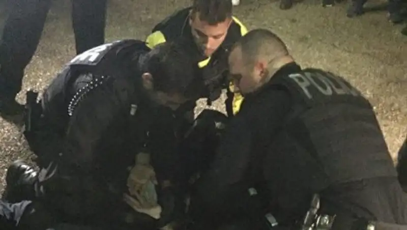 Города США охватили протесты: Митинг у Белого дома завершился дракой и задержанием