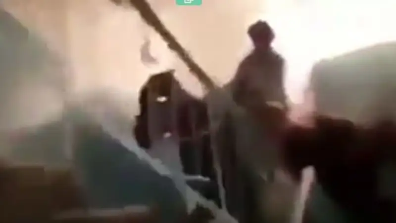 Игрок кок-бору поднялся на лошади на 5 этаж многоквартирного дома