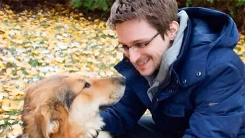 У Эдварда Сноудена появился друг