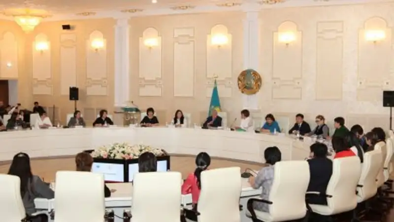 Актюбинская область в тройке лидеров РК по количеству женщин в маслихатах