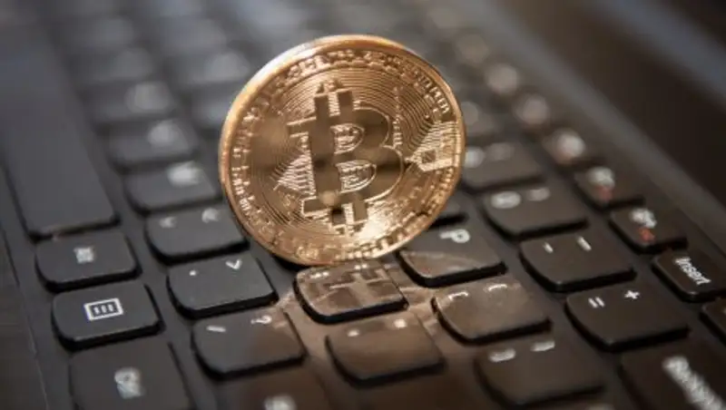 Биткоин теряет в цене на фоне жесткой риторики главы JPMorgan