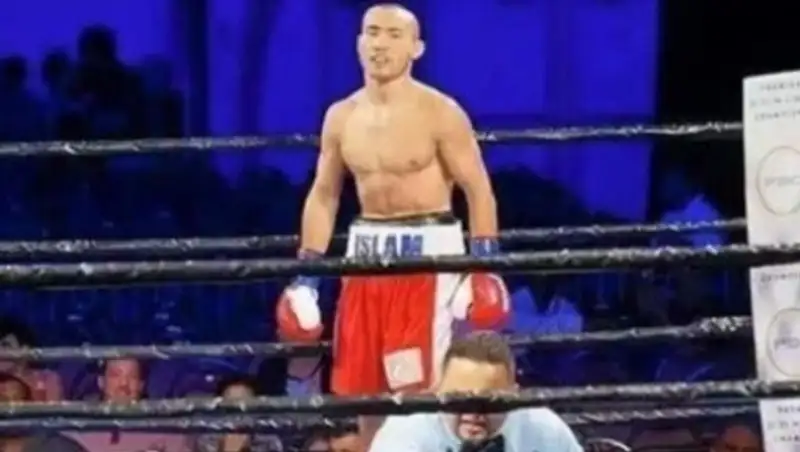 Канат Ислам одержал нокаутом 21-ю победу на профессиональном ринге