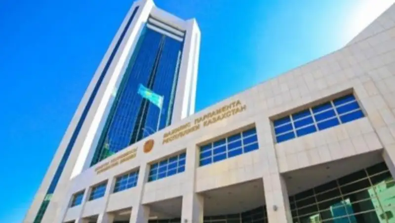 Заседание Мажилиса Парламента РК под председательством Нигматулина