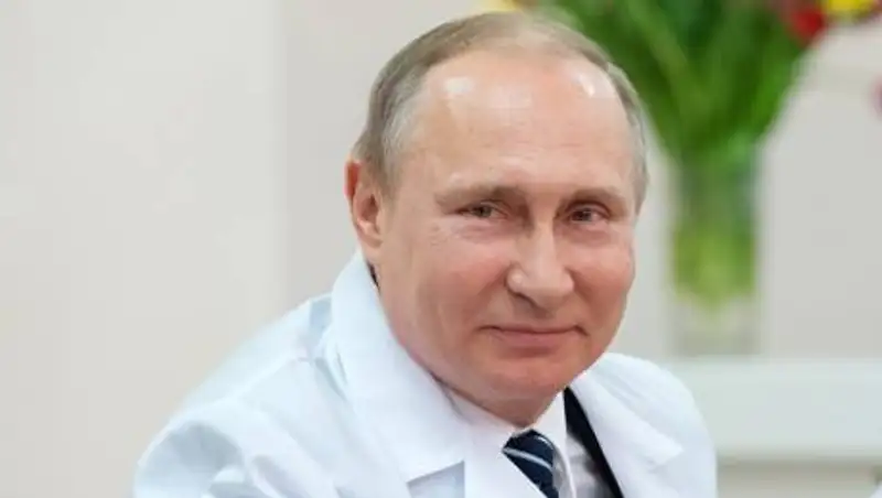 Как чувствует себя Путин после первой прививки от COVID-19