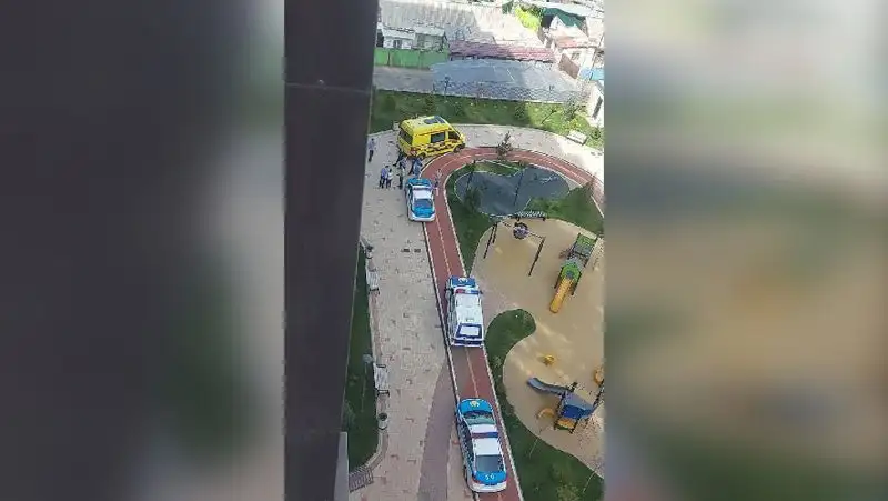 Промышленный альпинист разбился насмерть в Алматы