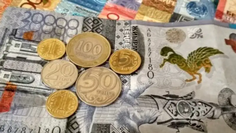 Тенге продолжил незначительное укрепление