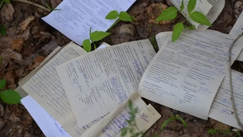 В Пришахтинске обнаружена свалка из медикаментов и историй болезни