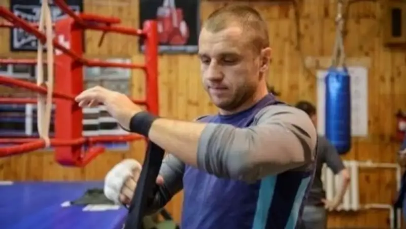 Макс Бурсак: «Уорд с Головкиным нападают на друг друга словесно»  