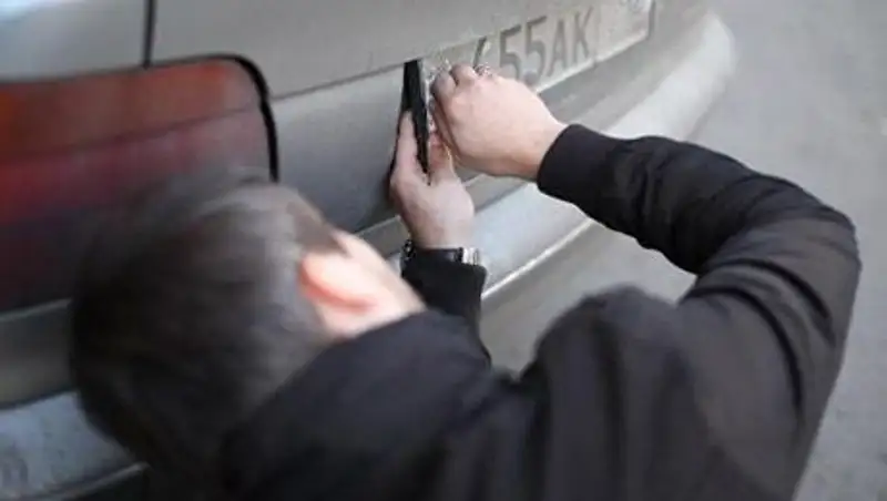 Мошенники на авто с подложными номерами "разводят" алматинцев