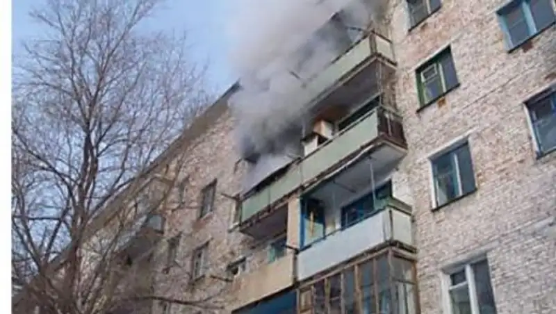 Екібастұзда қатарынан үш қылтима отқа оранып, 14 адам құтқарылды