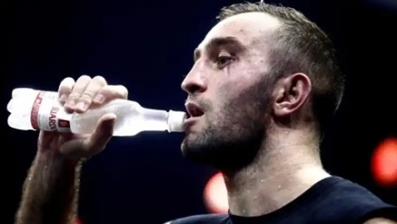 Головкин поддержал Гассиева после поражения в финале WBSS от Усика