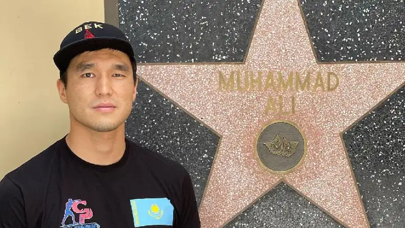 Казахстанский чемпион WBA нокаутировал мексиканца