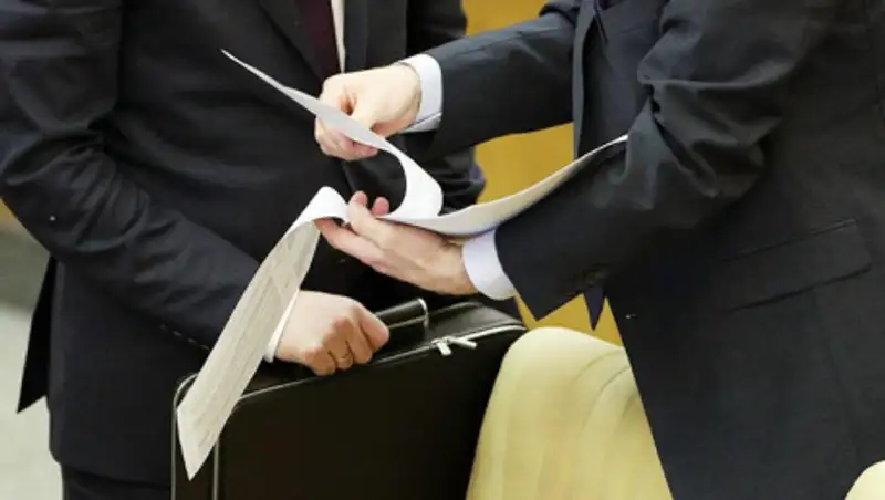 Чиновников обяжут соблюдать нормы литературного языка в России