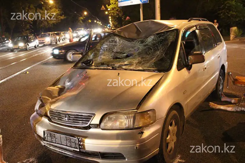 Еще одно жуткое ДТП с участием двухколесного транспорта произошло в Алматы (фото), фото - Новости Zakon.kz от 05.07.2013 16:30