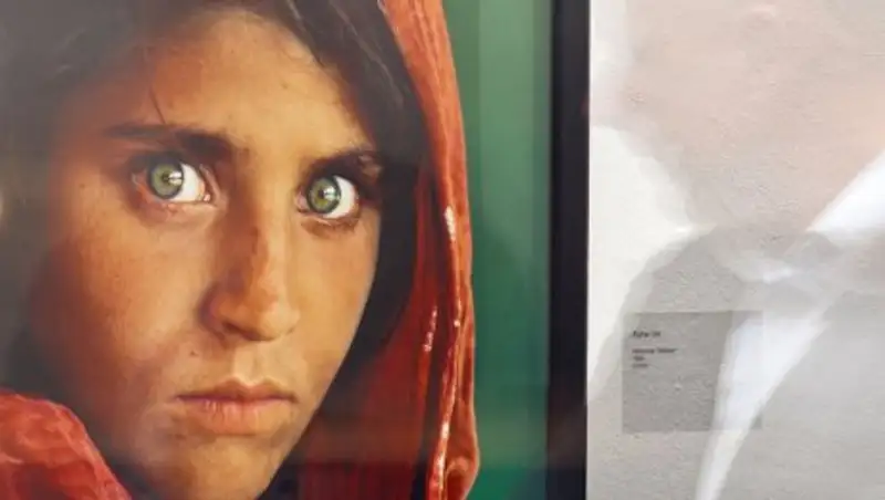 Беженку с обложки National Geographic отпустят под залог