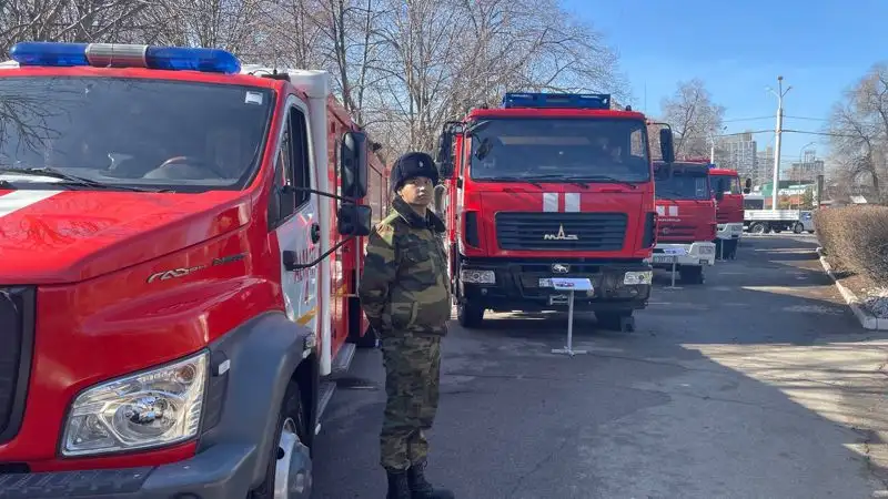 Алматинцам показали оборудование и технику, используемую при разборе завалов в Турции