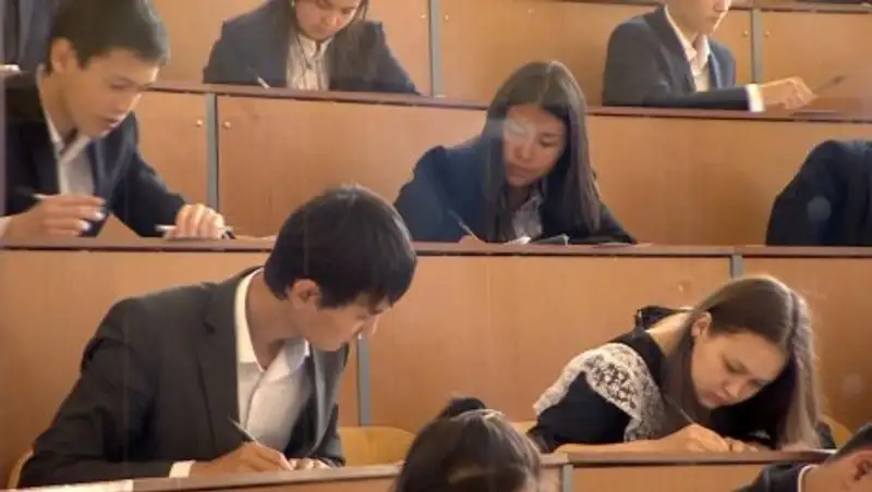 ЕНТ - 2016: итоги - 19 выпускников набрали максимальные 125 баллов