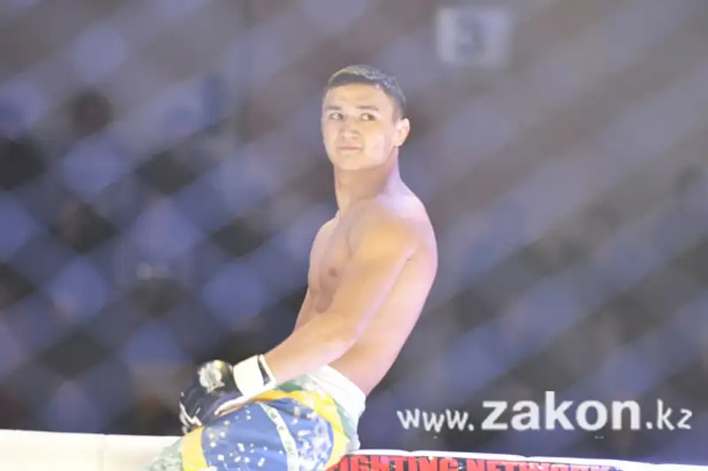 «Атилле» пришла «Смерть». Емельяненко выиграл в Алматы 18 бой в карьере (фото) «Атилле» пришла «Смерть». Емельяненко выиграл в Алматы 18 бой в карьере (фото), фото - Новости Zakon.kz от 22.12.2011 19:31