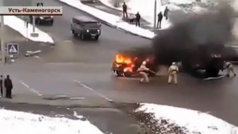 В Усть-Каменогорске на ходу загорелась «Нива»