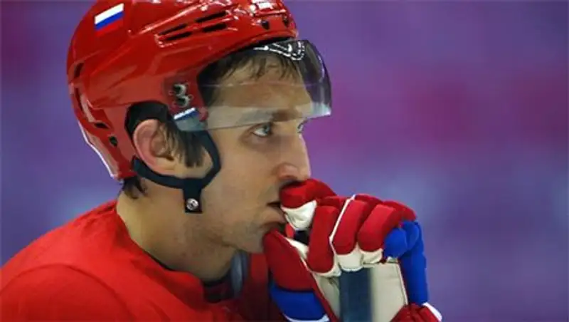 Александр Овечкин попал в автомобильную аварию