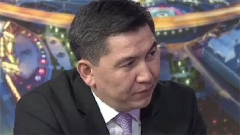 Министр образования РК признал проблему некачественных учебников 