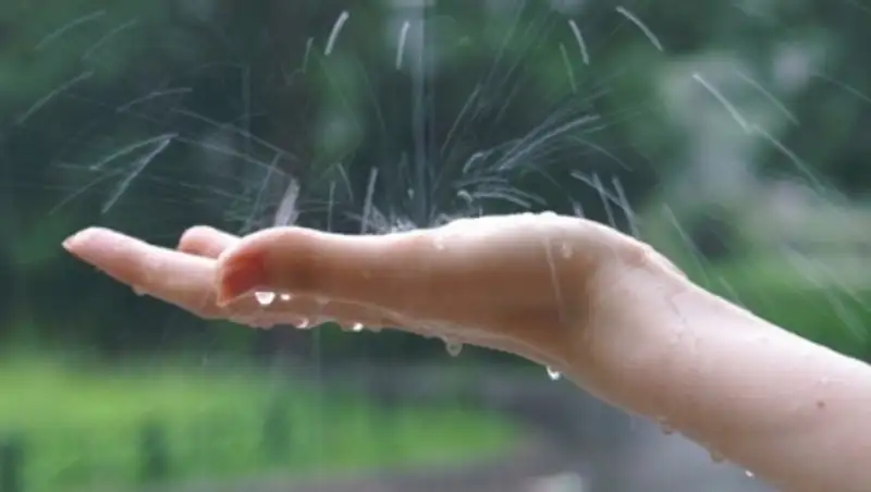 Похолодание, дожди, грозы и даже град обещают синоптики на большей части Казахстана