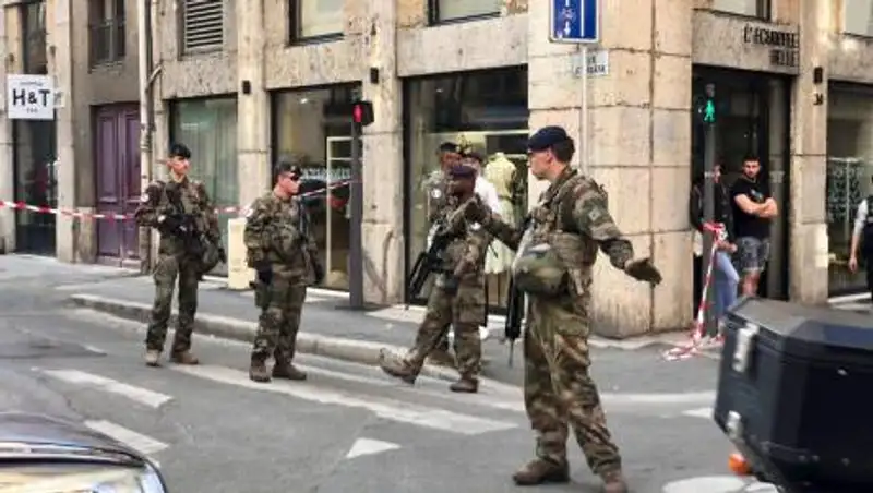 Французские военные предупредили о возможности гражданской войны с исламистами