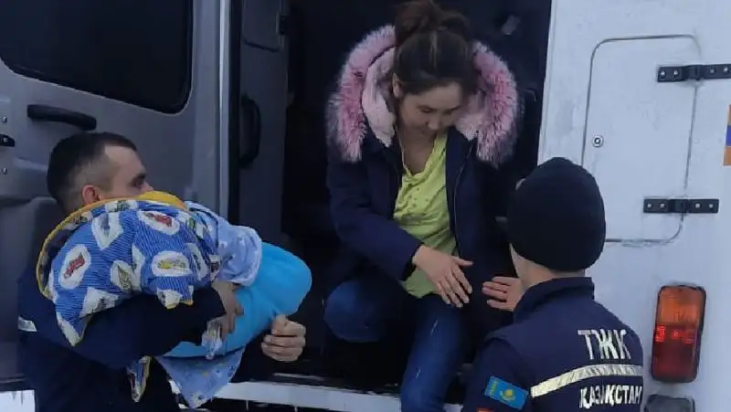 Беременную женщину спасли из снежных заносов в Костанайской области