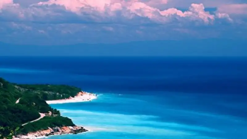 В Тихом океане потерпел крушение самолет со съемочной группой из Британии