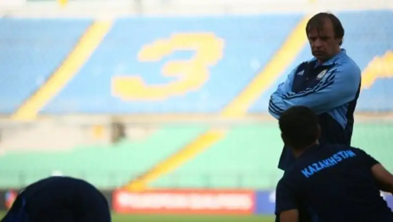 Сборная РК по футболу останется без тренера