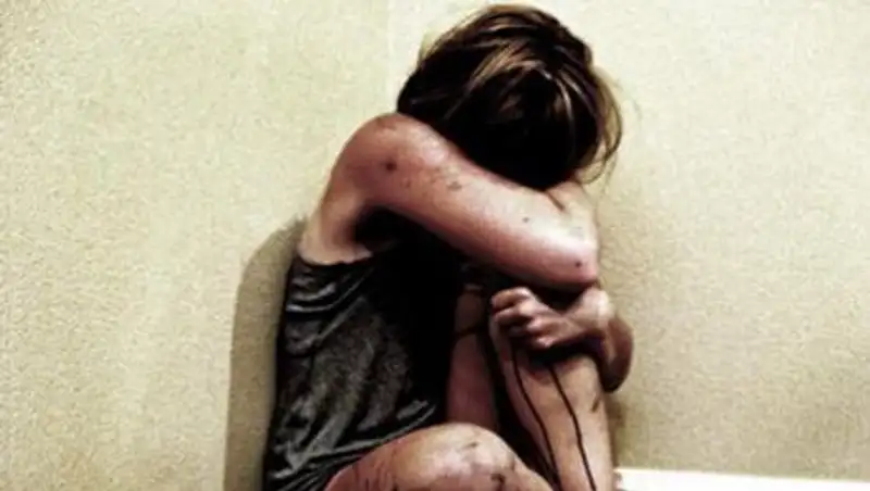 В одной из школ ВКО работал мужчина, судимый за изнасилование несовершеннолетней