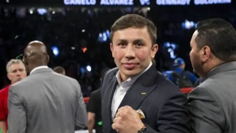 Головкину подсказали победную стратегию на бой с Альваресом    	  