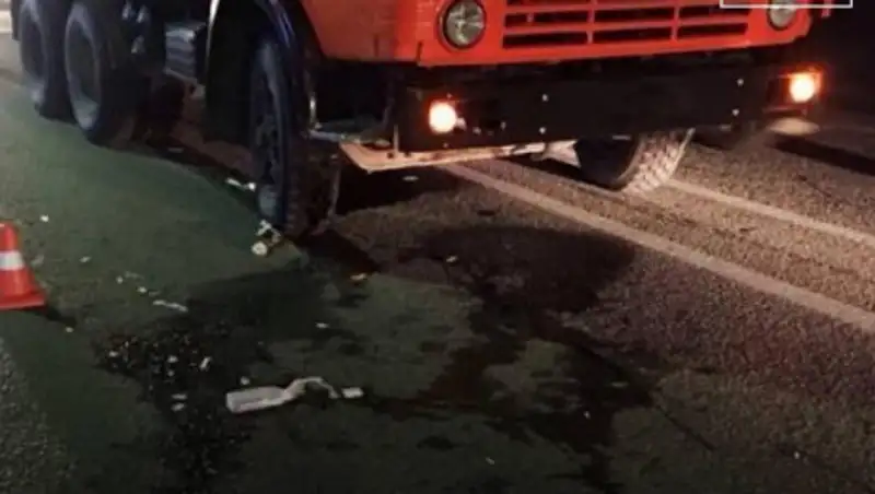 Пьяный мужчина на КамАЗе сбил насмерть двоих детей