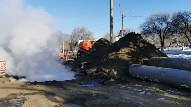 В Рудном устранили порыв теплотрассы