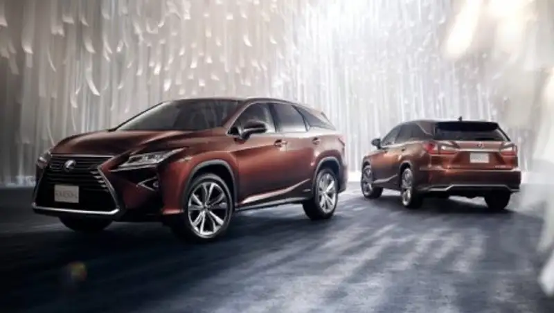 Семиместный кроссовер Lexus RX L уже в продаже